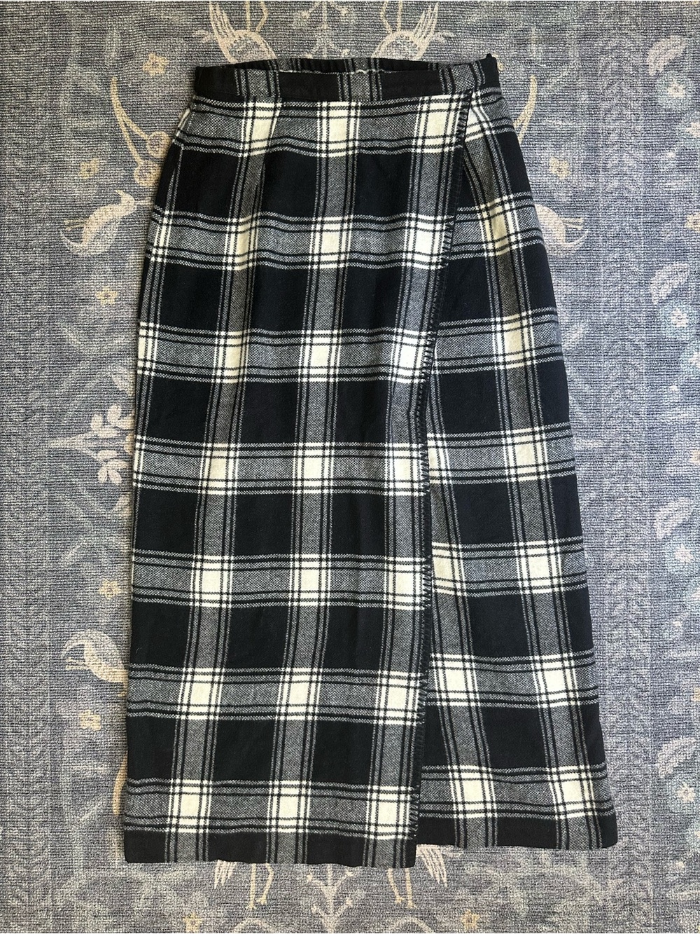 Tailor B. Moss Black Cream Plaid Wool Blend Wrap Pencil Skirt Sz 12 Vintage